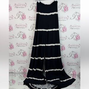Hodges flare pants wide leg, comfy, Black and White Striped Flare Pants